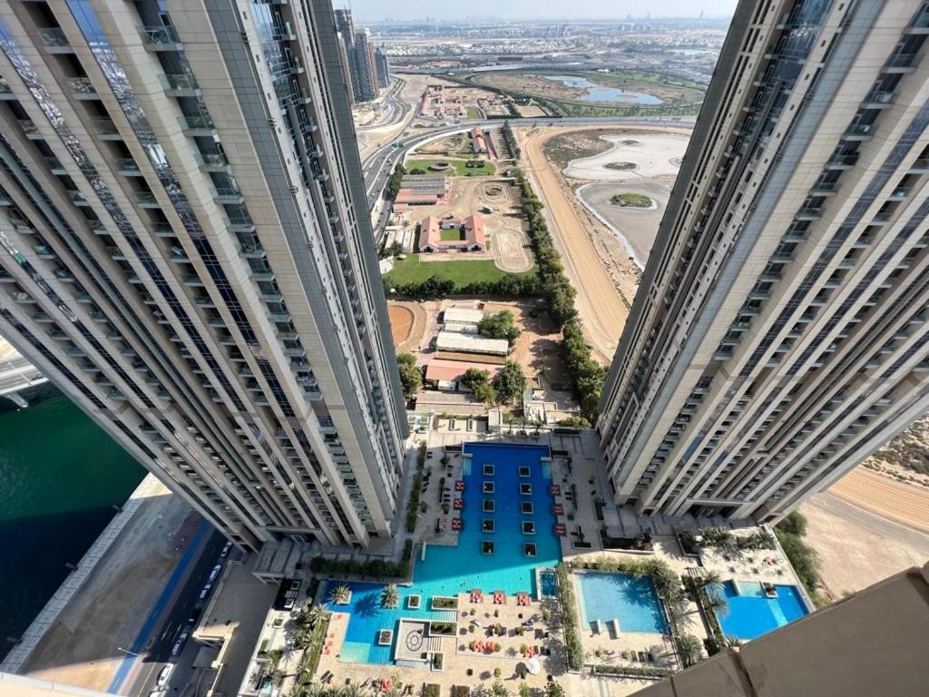 Meera Tower 3606 Apartment *