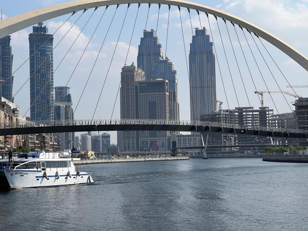 Meera Tower 3606 Apartment Dubai